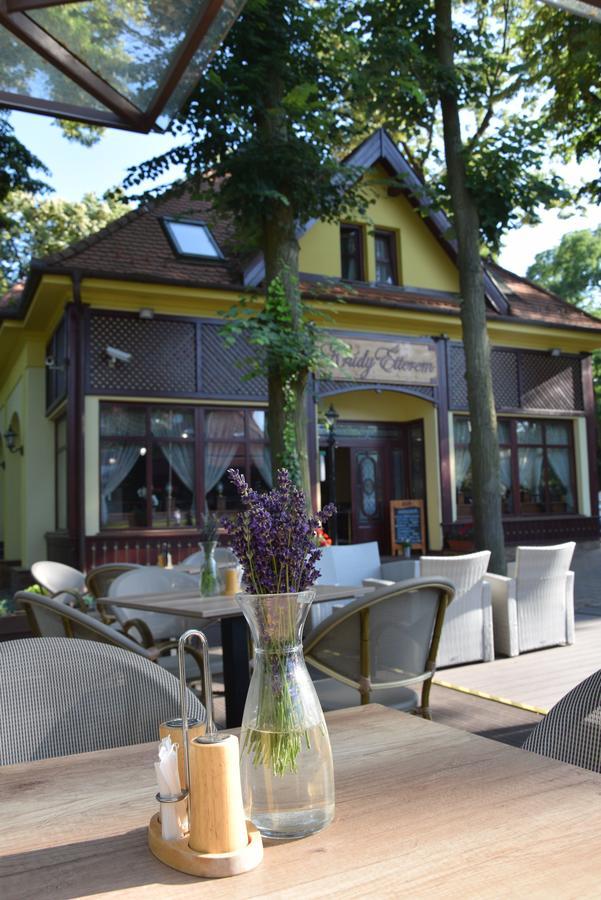 Villa Hotel Debrecen Eksteriør bilde